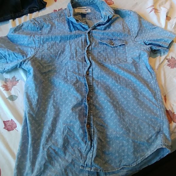 Shirt - Picture 2 of 3